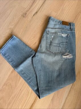 American Eagle Outfitters Light Blue Distressed Straight Jeans